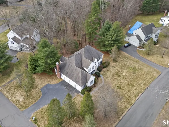 5 Fenwick Drive, Avon, CT 06001