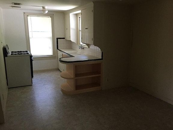 4th image of 3802 1/2 Creswell Ave