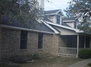 440 Live Oak Dr, Inez, TX 77968