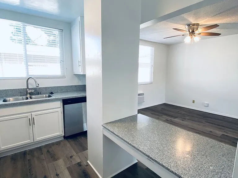 7351 Variel Ave — Photo 13