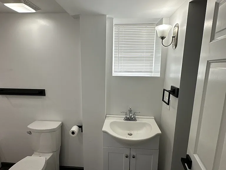 4-534 W 6th St #4 — Photo 6