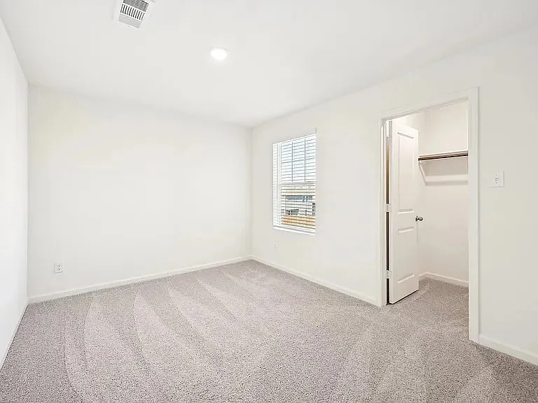 2204 Burnwood St — Photo 9