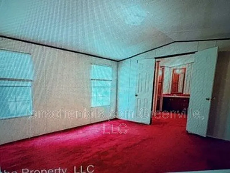 255 Pine Dr — Photo 5