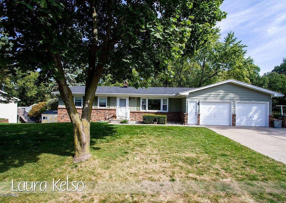 1st image of 3084 Woodsboro Dr NE