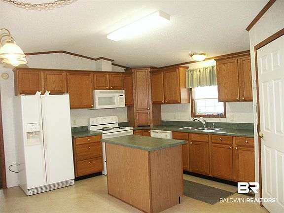4th image of 1931 S Ridgewood Dr