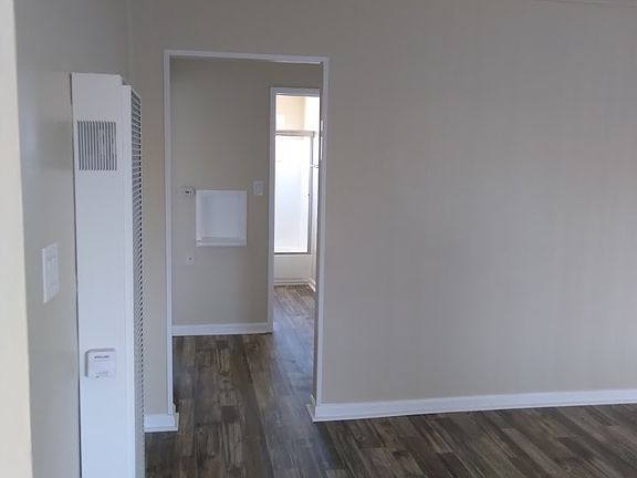 2nd image of 901 E Madison Ave