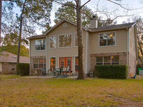 3rd image of 1132 Troon Drive W