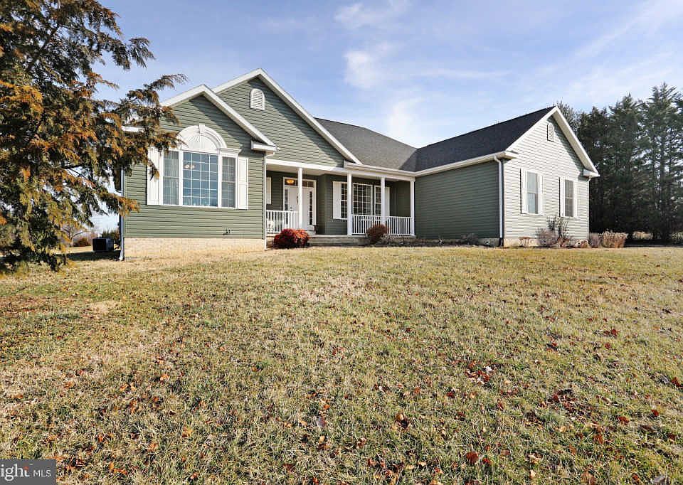 1st image of 225 Redwood Ct