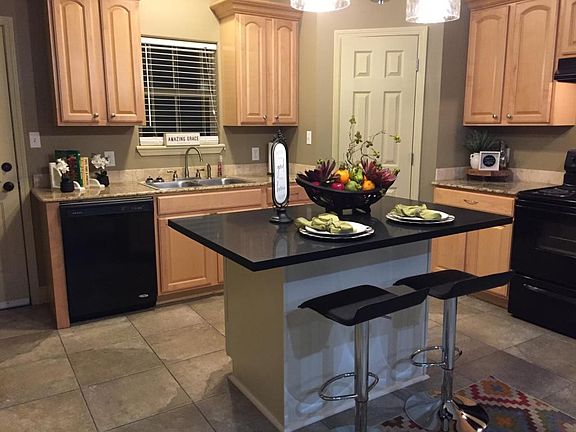 3rd image of 1720 Mignonette Ln Unit D