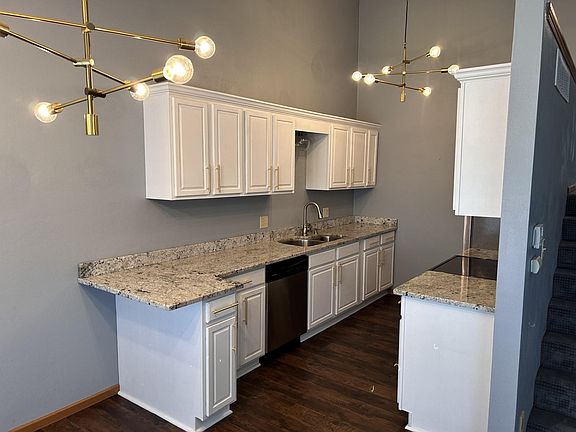 5th image of 663 Amphitheater Dr APT 4