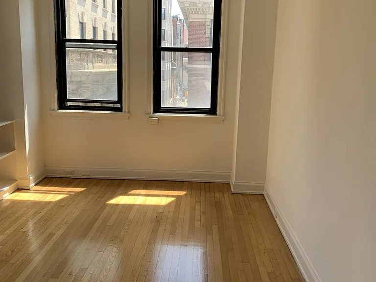 01 FP- 593 sq. feet-