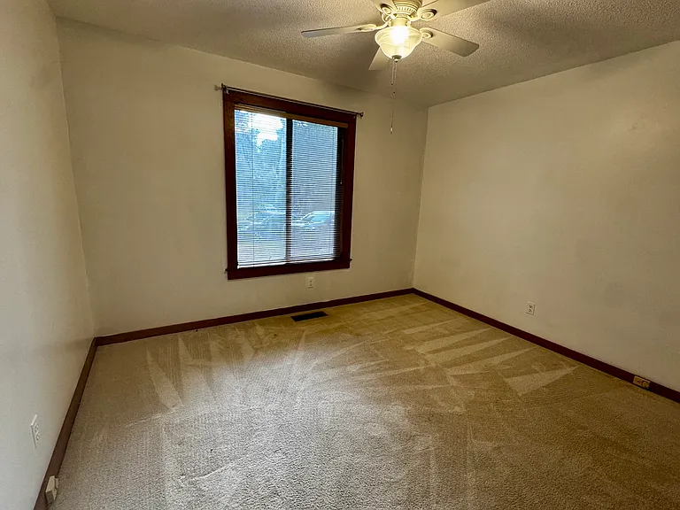 1441 Brookmeade Ct — Photo 17