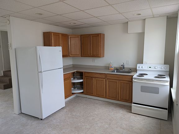 2nd image of 711-713 4th St #711