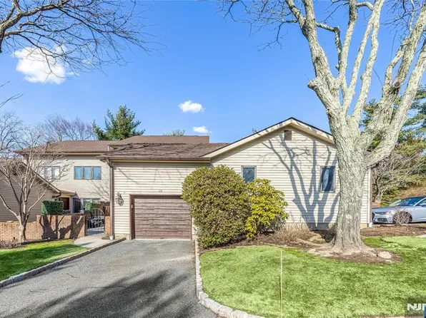 89 Fisher Rd, Mahwah, NJ 07430