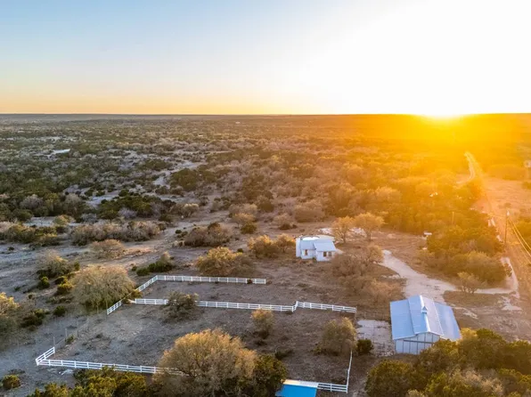 190 Pvt Rd #3019, Junction, TX 76849