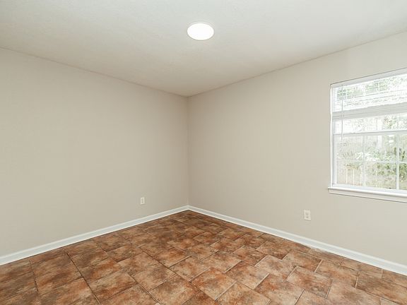 5th image of 719 S Berthe Ave APT 17