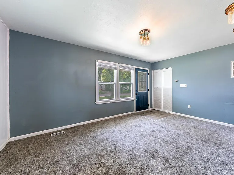 Unit Photo