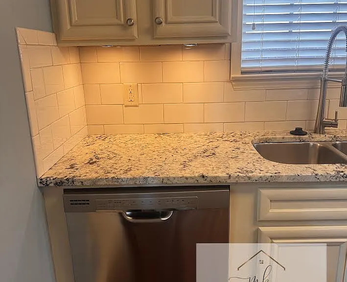 1855 Arden Ln — Photo 3