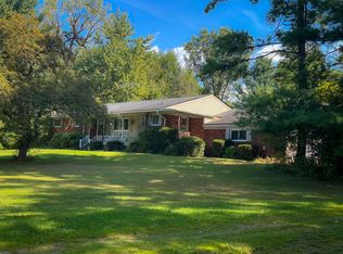 9240 Earhart Rd, South Lyon, MI 48178