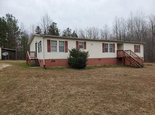 621 Twin Bridges Rd, Green Bay, VA 23942