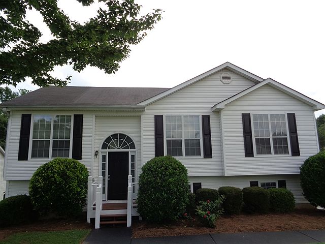 1st image of 6015 Daffodil Dr