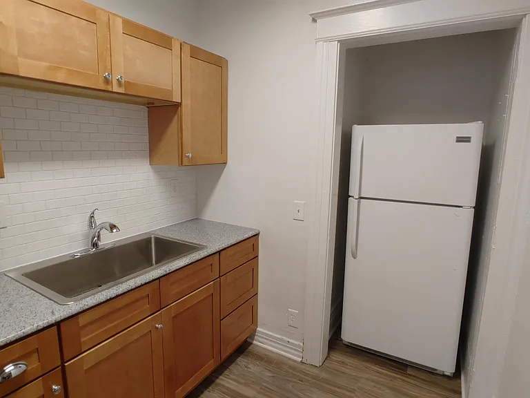 176 S Goodman St #4 — Photo 10