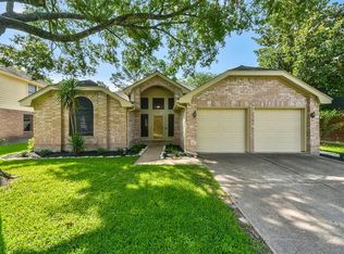 2711 Hazel St, Pearland, TX 77581