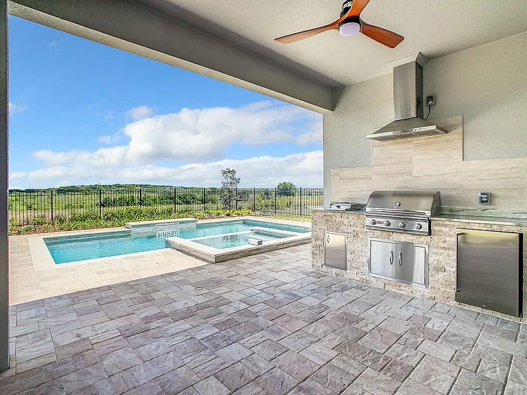 15707 Vetta Dr — Photo 39