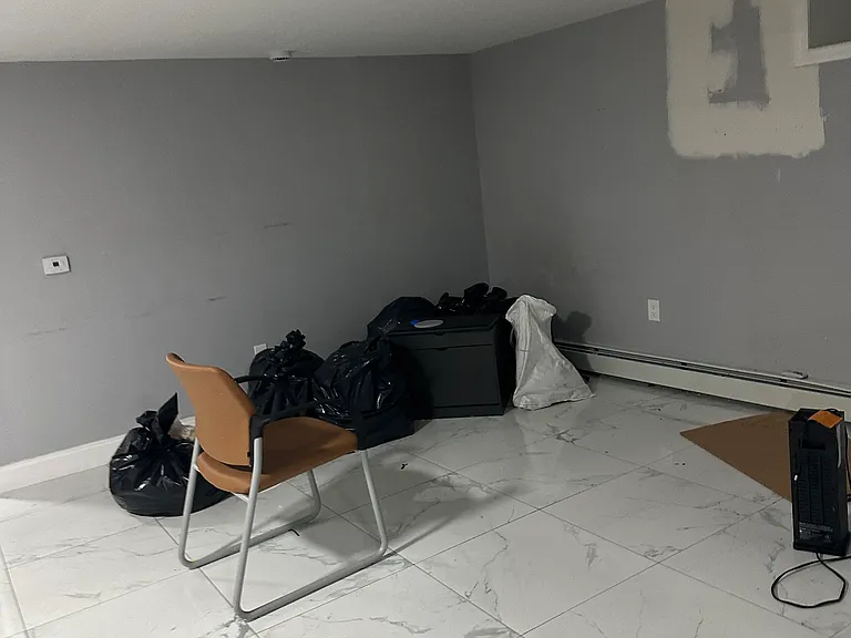 1155 Fteley Ave #BASEMENT — Photo 3