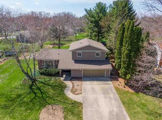 4423 Meadow Wood Cir, Deforest, WI 53532