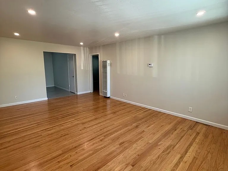 1244 Martha Way — Photo 4