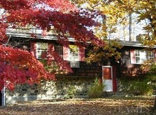 25 Woodlake Dr, Croton On Hudson, NY 10520