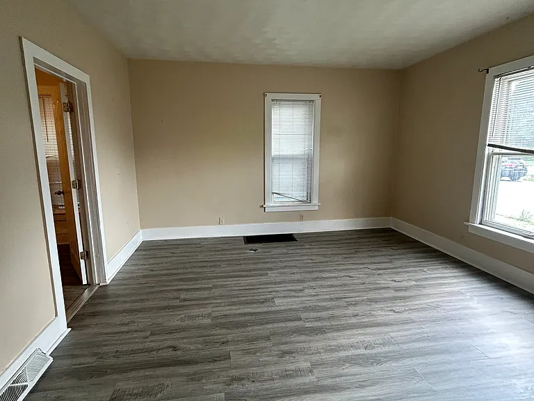 424 N Eddy St — Photo 9