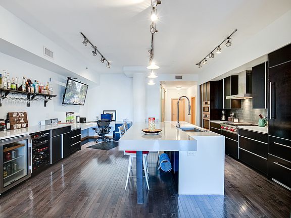 2nd image of 408 1st St N APT 305
