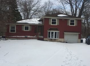 2822 Oakview Dr, Rochester, NY 14617