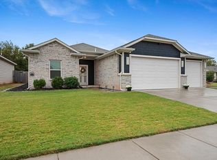 10724 NW 17th St, Yukon, OK 73099