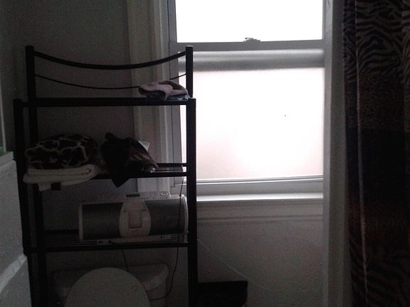 4th image of 2306 Wheeler St #2