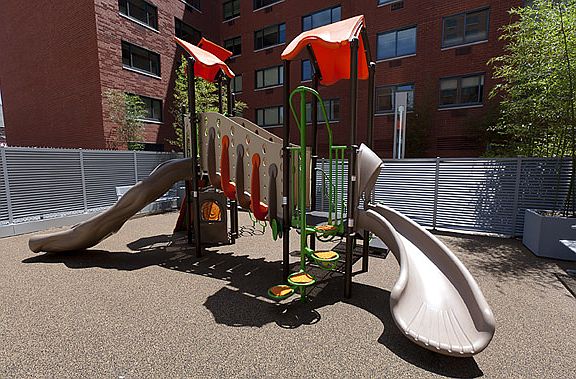 3rd image of 311 W 127th St APT 814