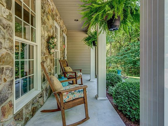 5th image of 4670 Garth Dr