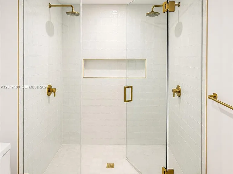90 NE 32nd St #1126 — Photo 8