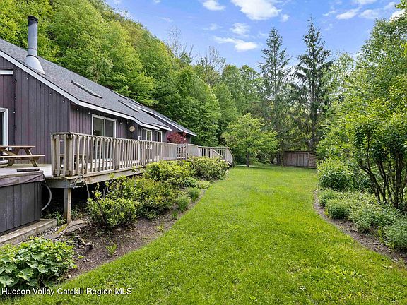 4th image of 620 Mohican Trail