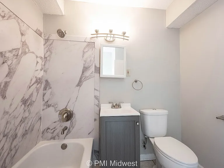 140 E 19th St — Photo 18