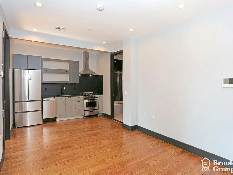 15 Cedar St #4A — Photo 1