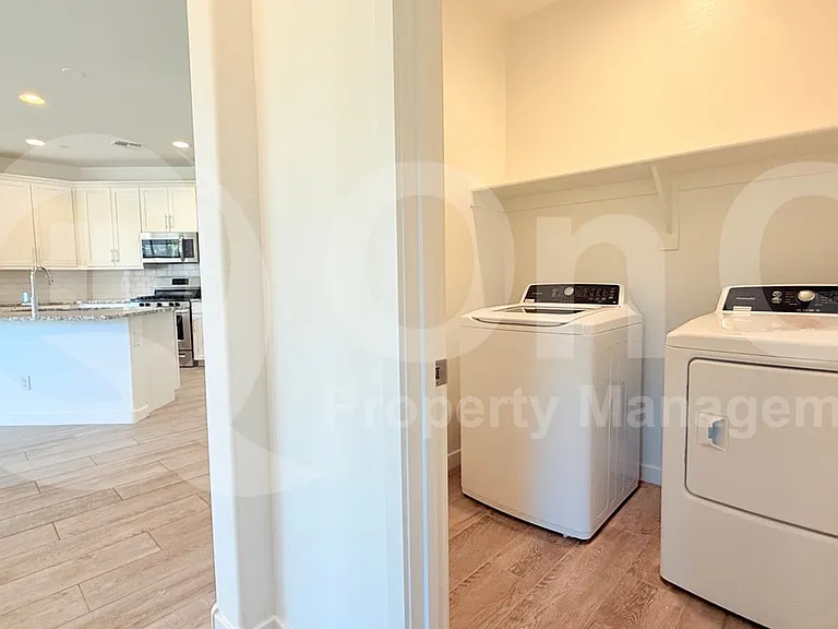 12414 W Calle De Baca — Photo 7