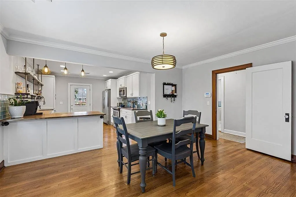 3 bed, 2.0 bath, 1515 sqft, $3,350 — Photo 3