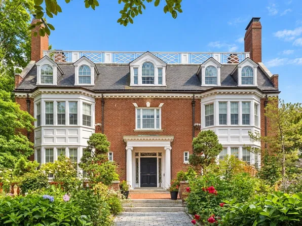 334 Hammond St, Newton, MA 02467