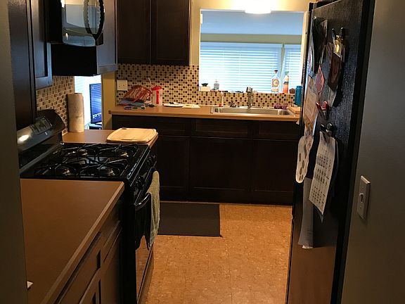 3rd image of 29347 Shaker Dr
