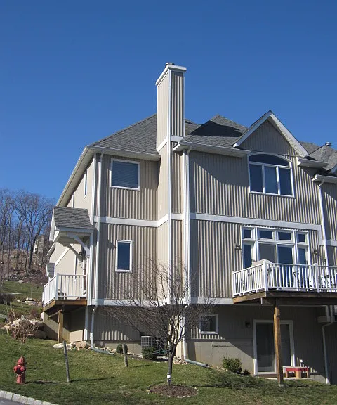 40 Corbin Hill Rd — Photo 3