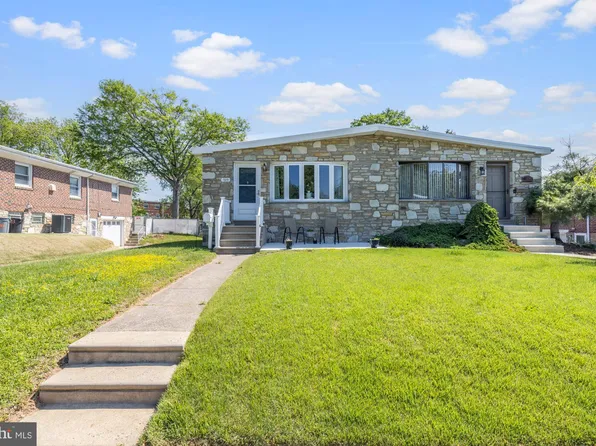 111 Village Ln, Philadelphia, PA 19154