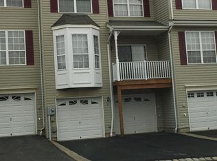 4 Chesterfield Ct, Flemington, NJ 08822